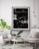 Frau in Abendgarderobe - Schwarz-Weiß