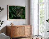 Katze zwischen Blättern