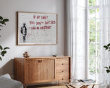 Banksy - Call an Airstrike Junge mit Gasmaske Graffiti Street Art