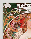 Alfons Mucha - Frau umringt von Blumen