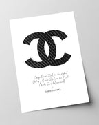 Zitat von Coco Chanel - Mode-Ikone - Schwarz mit Nadelstreifen