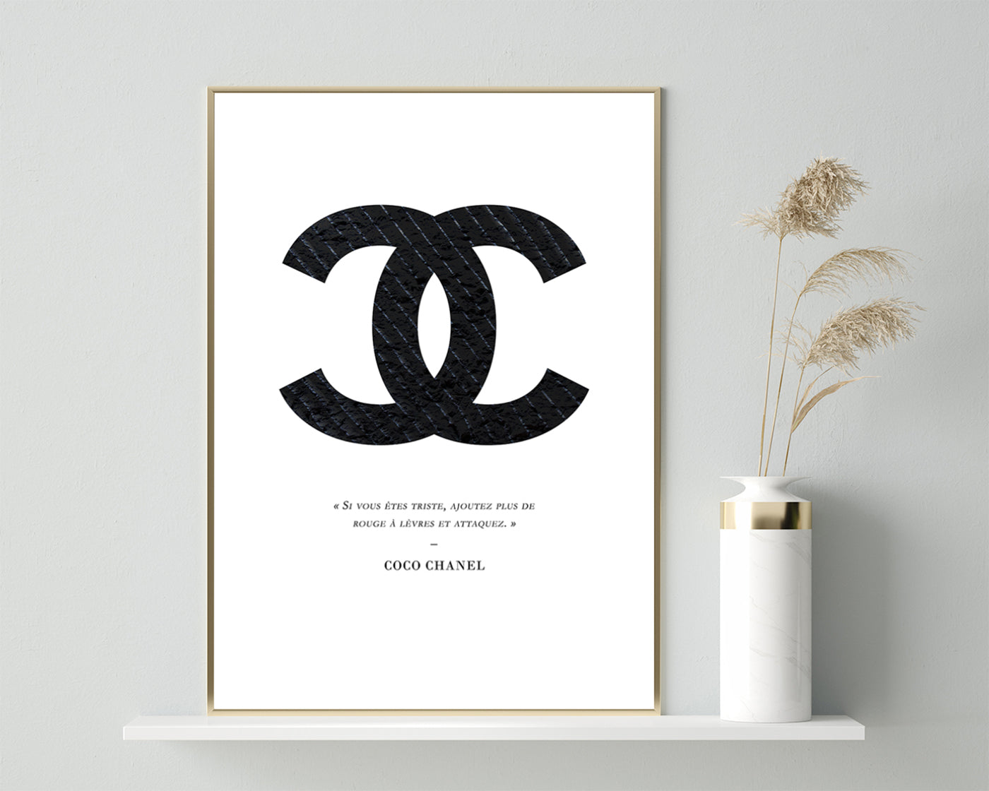 Zitat von Coco Chanel - Mode-Ikone - Dunkles Muster