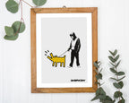 Banksy - Museum-Poster Mann mit bellendem Hund in Anlehnung an Keith Haring