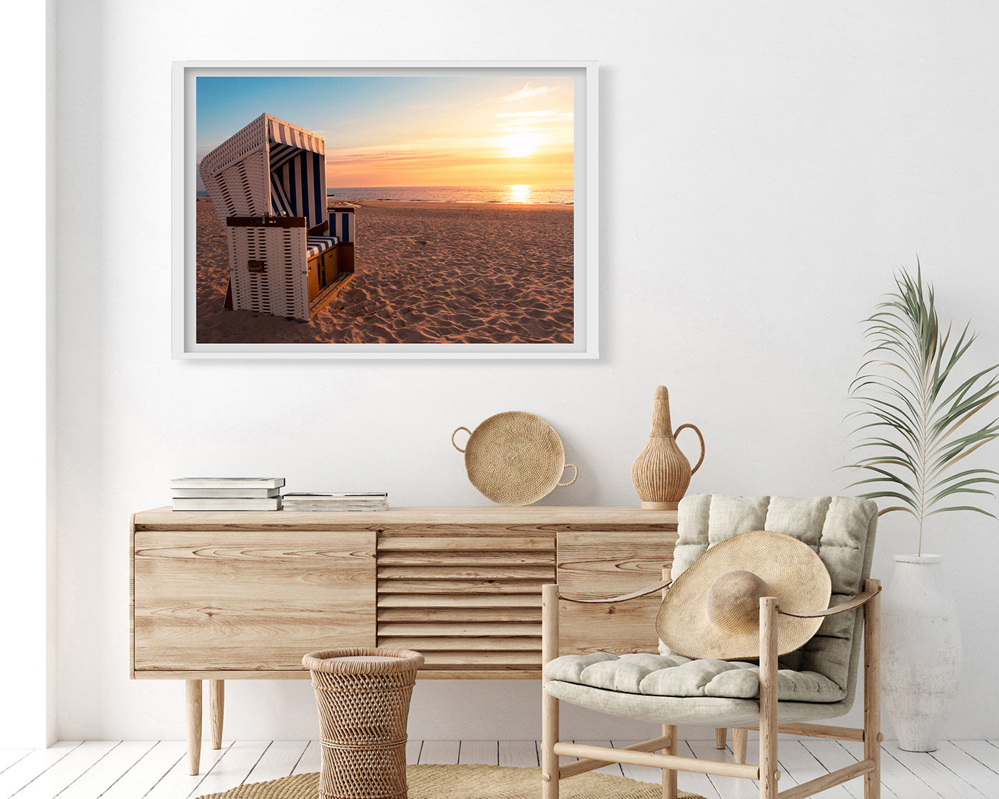 Strandkorb bei Sonnenuntergang