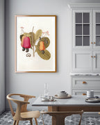 Pflanze mit roten Früchten und Blüten