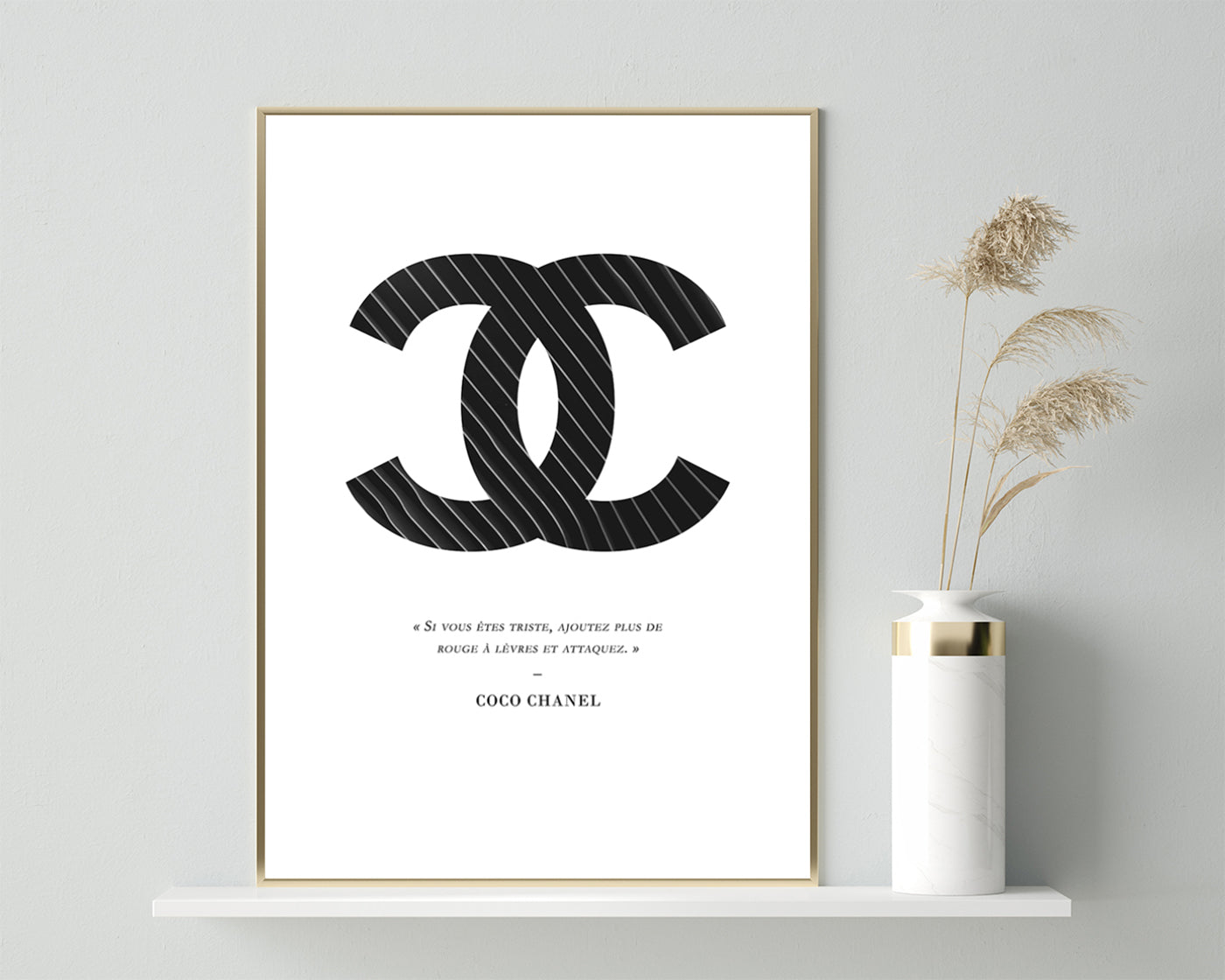 Zitat von Coco Chanel - Mode-Ikone - Schwarz mit Nadelstreifen