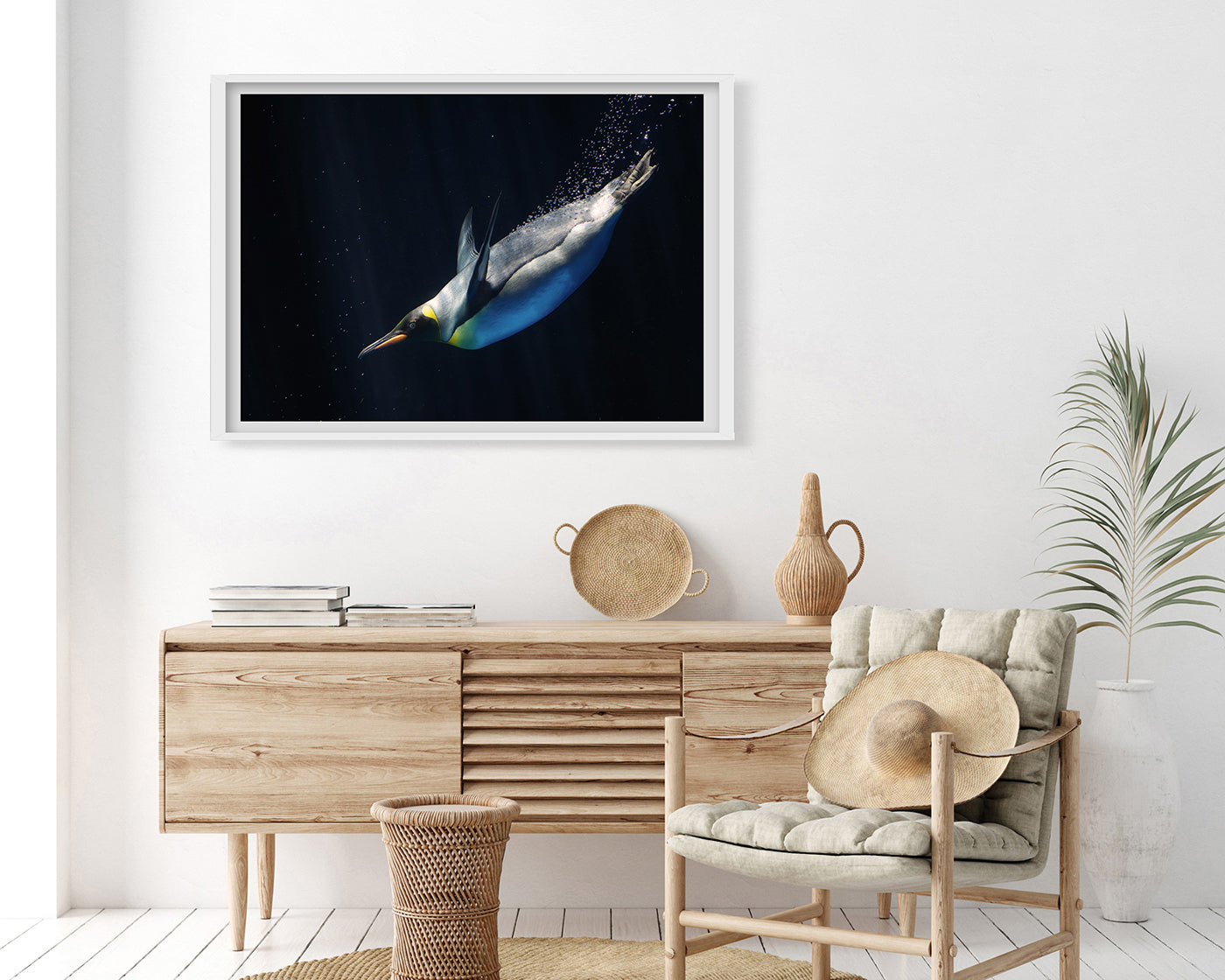 Schwimmender Pinguin