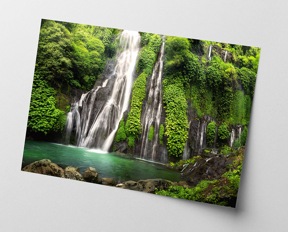 Wasserfall im Regenwald