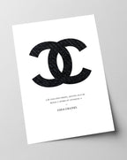 Zitat von Coco Chanel - Mode-Ikone - Dunkles Muster