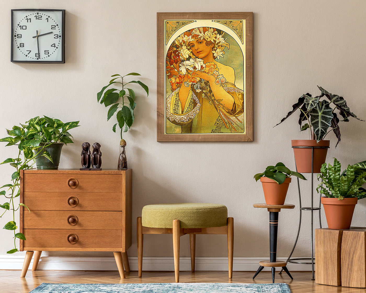 Alfons Mucha - Frau mit Blumen auf Kopf