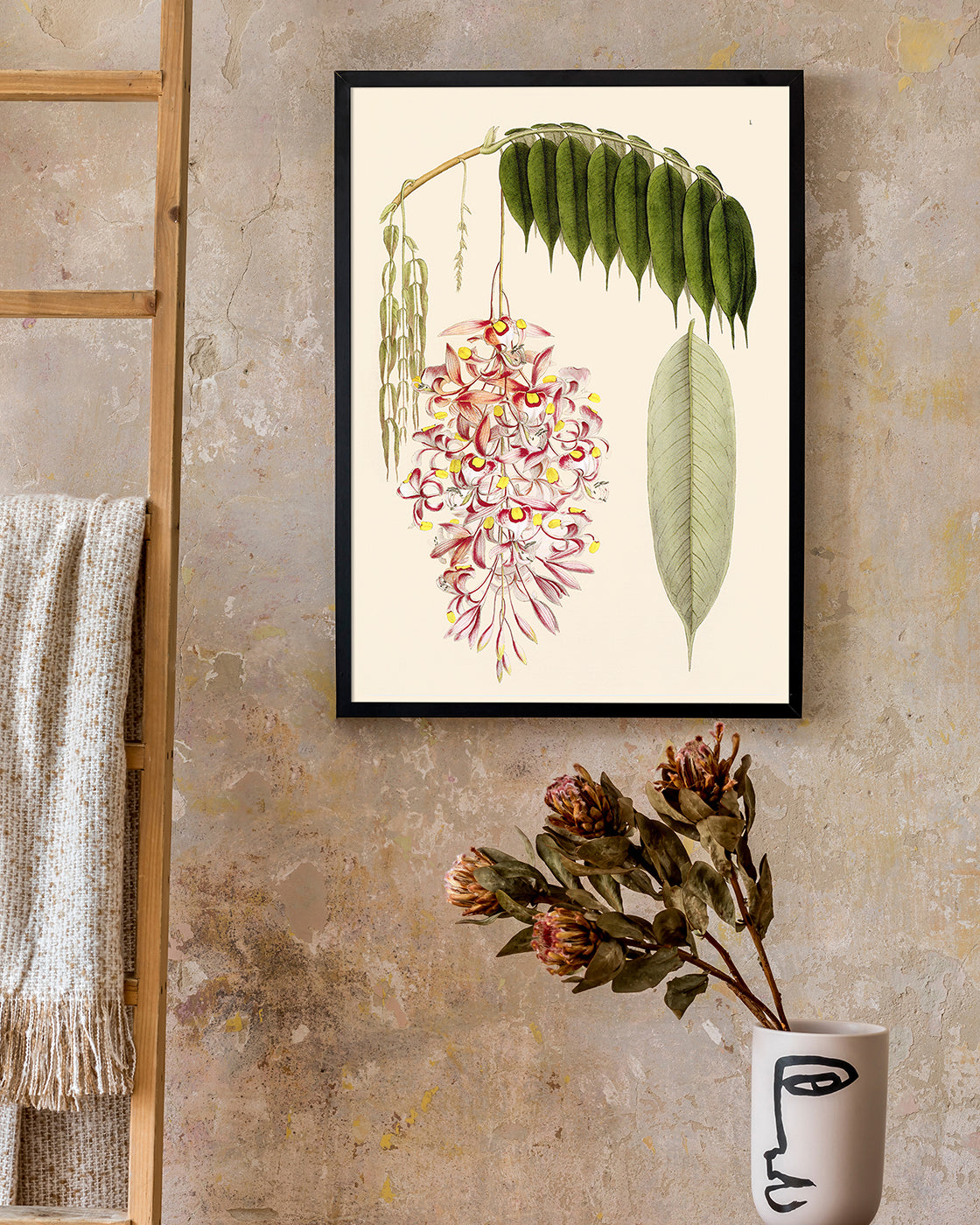 Zweig mit Blättern und Blüten