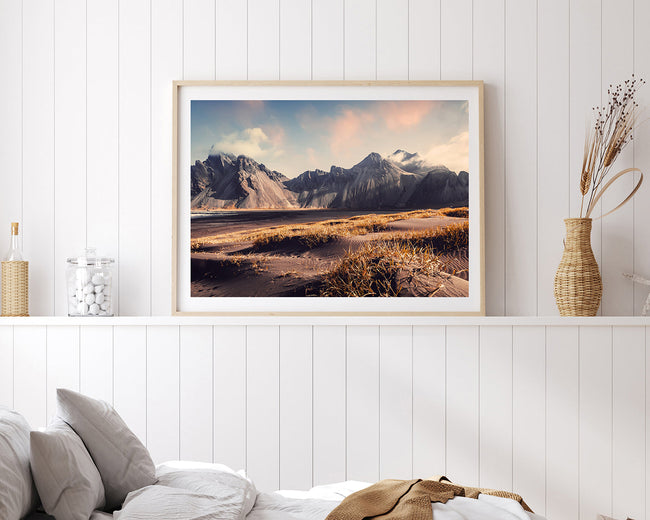 Berge in einer Wüstenlandschaft Main Image