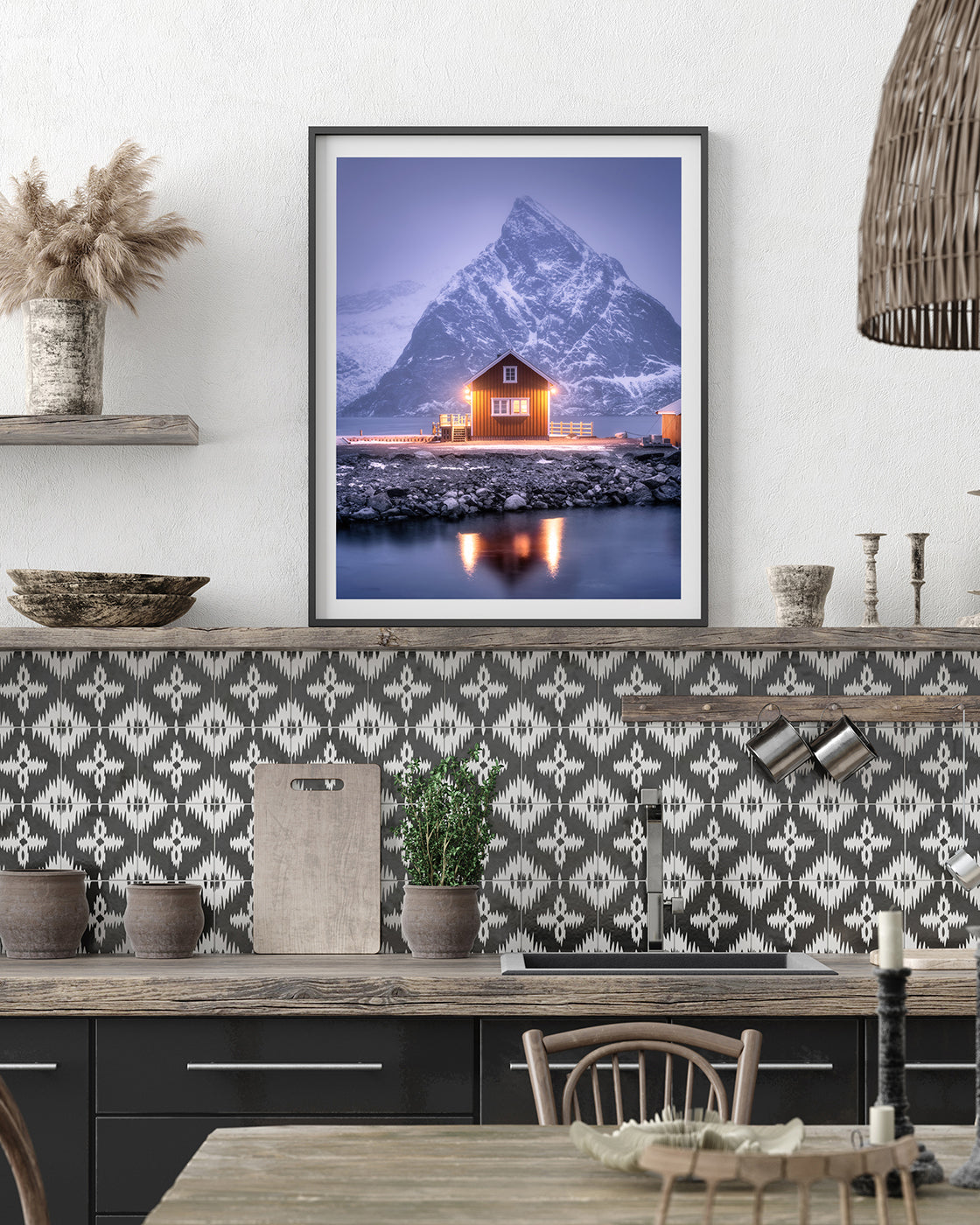 Bergsee-Hütte im Nebel