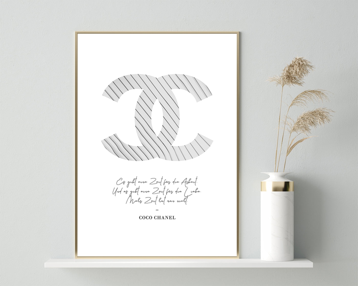 Zitat von Coco Chanel - Mode-Ikone - Weiß mit Nadelstreifen