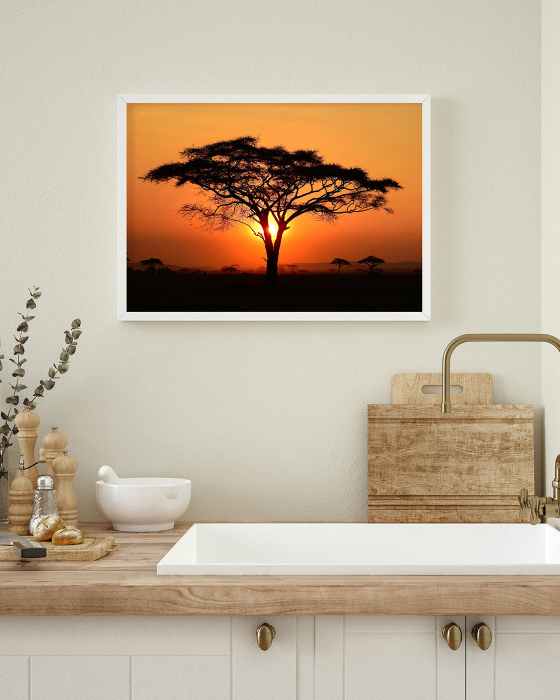 Afrikanischer Baum bei Sonnenuntergang