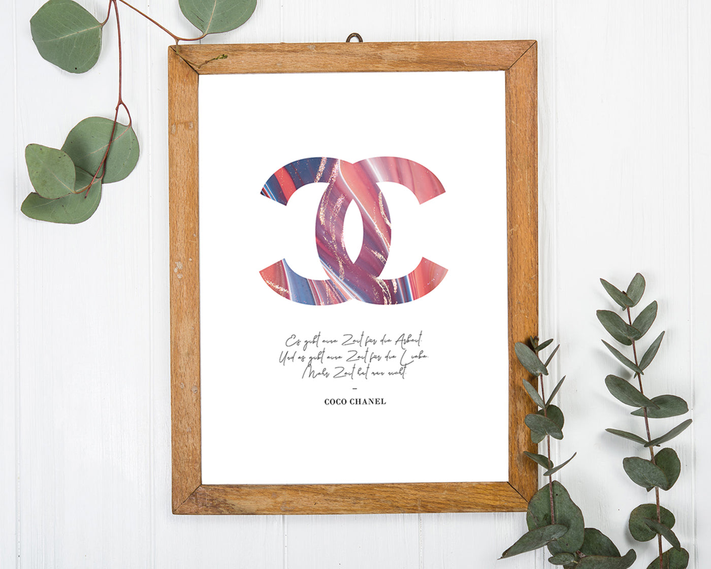 Zitat von Coco Chanel - Mode-Ikone - Muster in Pastellfarben