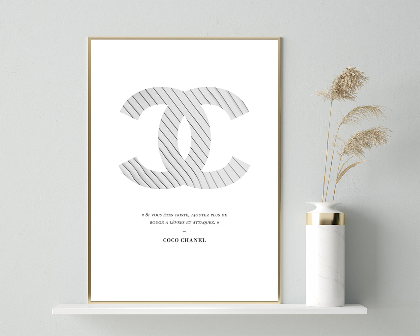 Zitat von Coco Chanel - Mode-Ikone - Weiß mit Nadelstreifen