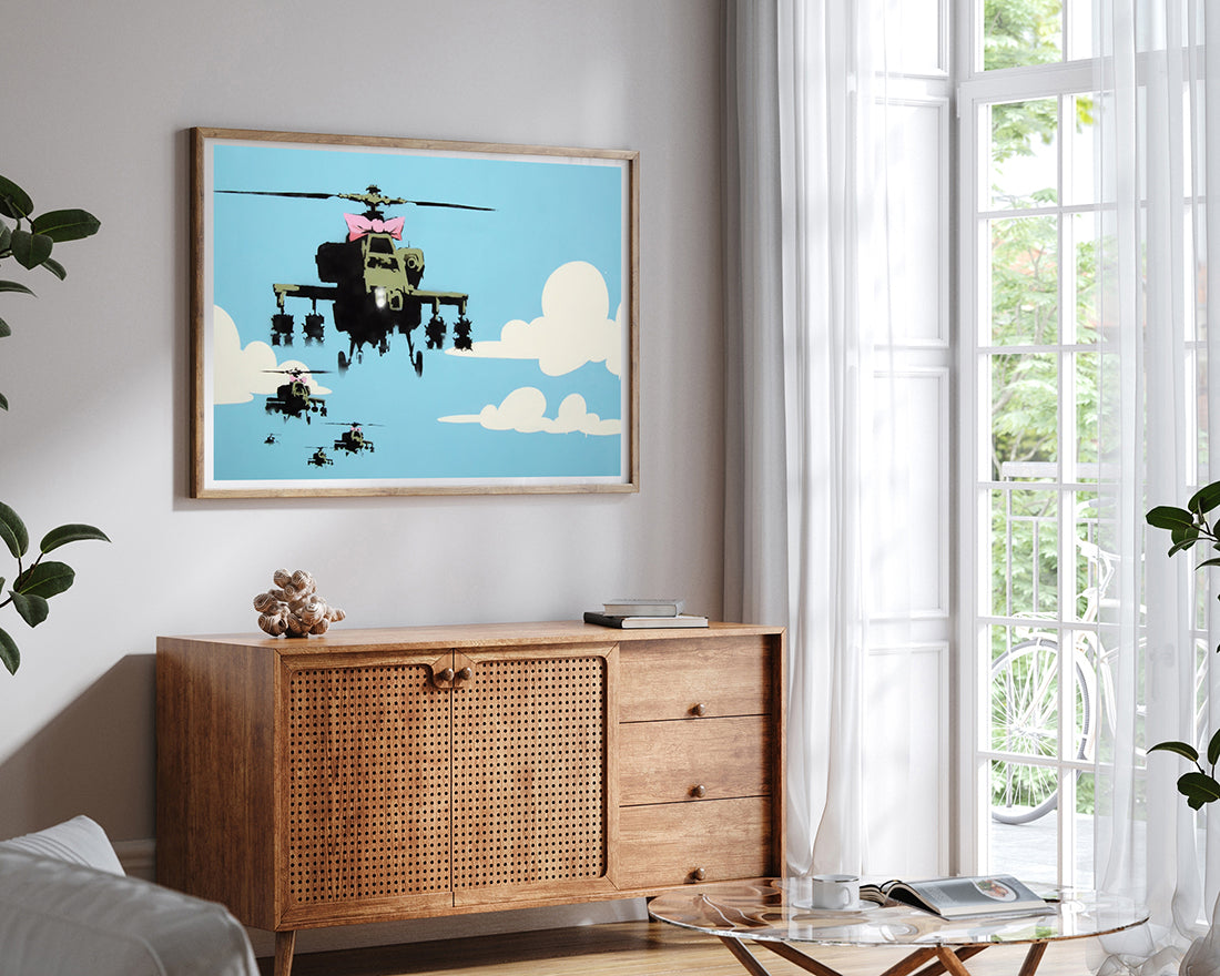 Banksy - Hubschrauber mit pinker Schleife Helicopter Graffiti Street Art