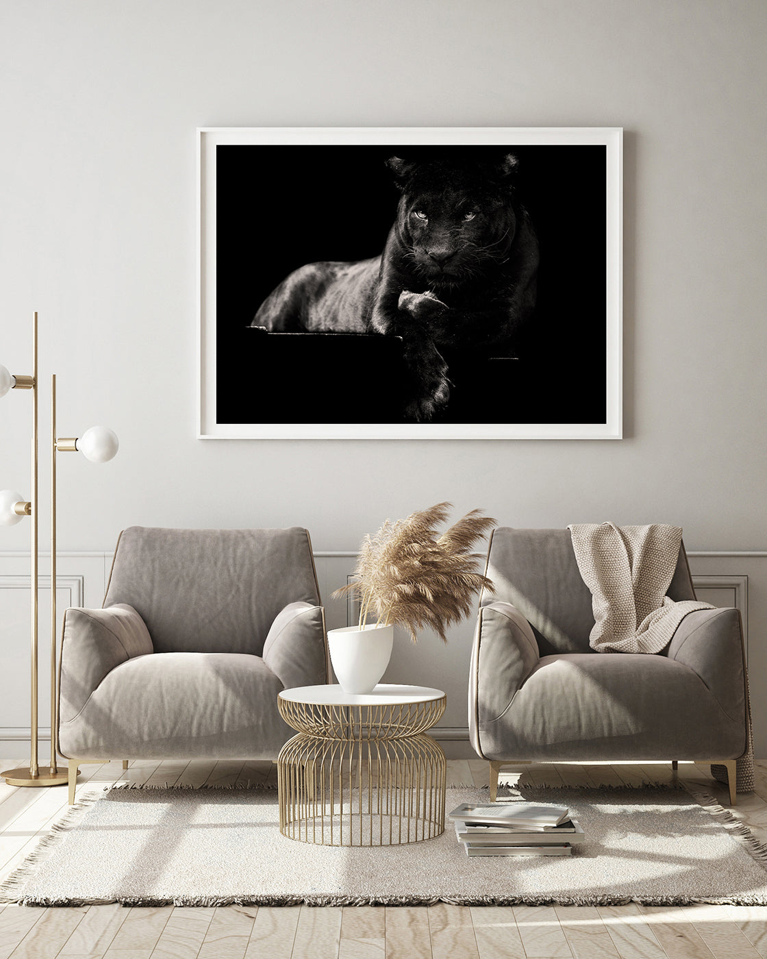 Schwarzer Panther auf schwarzem Hintergrund