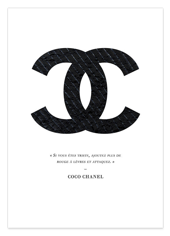 Zitat von Coco Chanel - Mode-Ikone - Dunkles Muster