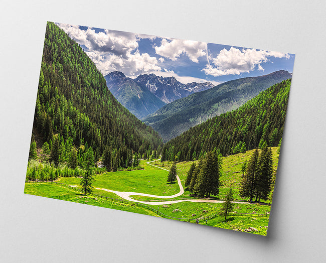 Idyllische Berglandschaft in Tirol Main Image