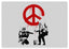 Banksy - Soldaten malen Peace Symbol soldiers Peace heller Hintergrund