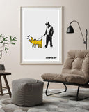 Banksy - Museum-Poster Mann mit bellendem Hund in Anlehnung an Keith Haring